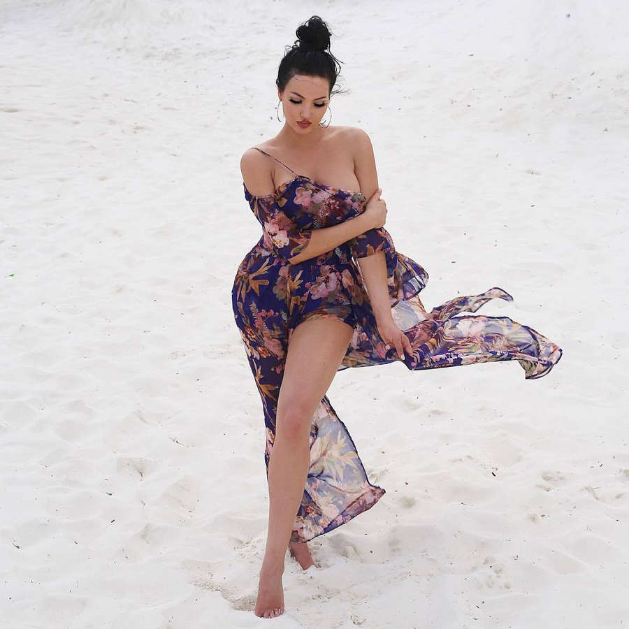 Natalie Halcro Feet