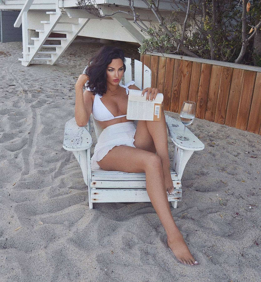 Natalie Halcro Feet