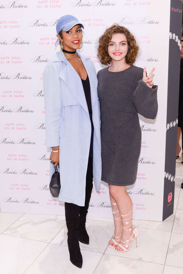 Camren Bicondova Feet