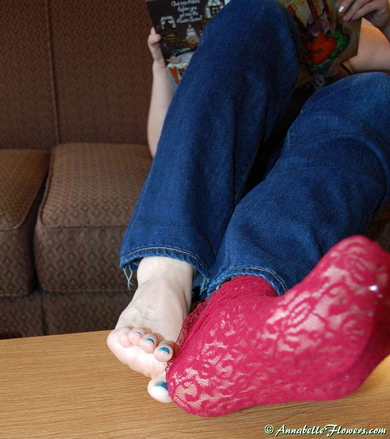 Annabelle Flowers Feet