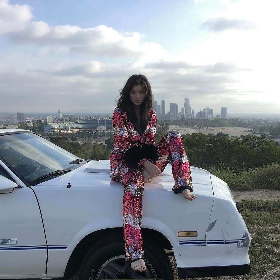 Lorde Feet