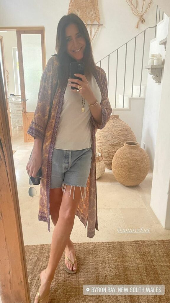 Lisa Snowdon Feet (10 sexy photos)