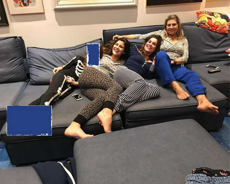 Flavia Alessandra Feet