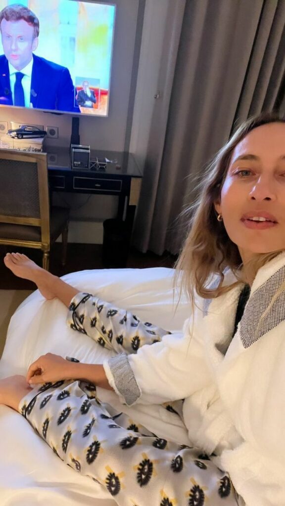 Alexandra Golovanoff Feet (4 sexy photos)