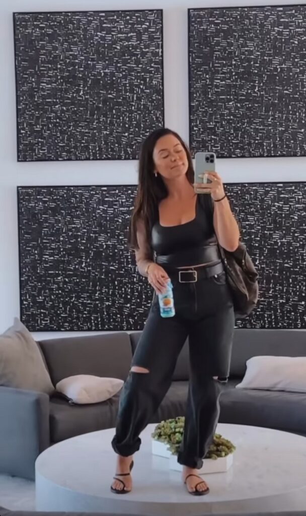 Katy Hearn Feet (6 sexy photos)