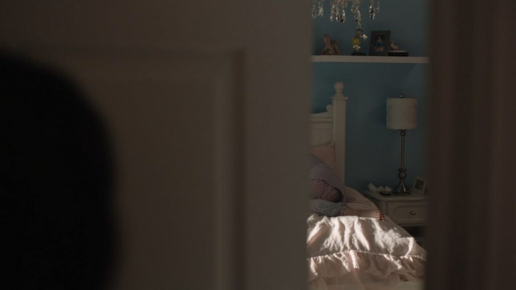 Elle Fanning Feet (20 sexy photos)