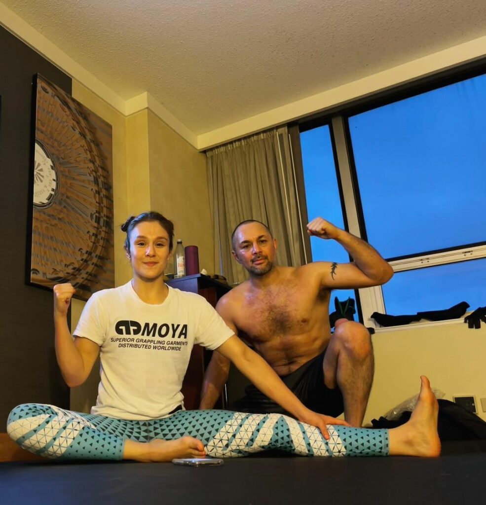 Alexa Grasso Feet (3 sexy photos)