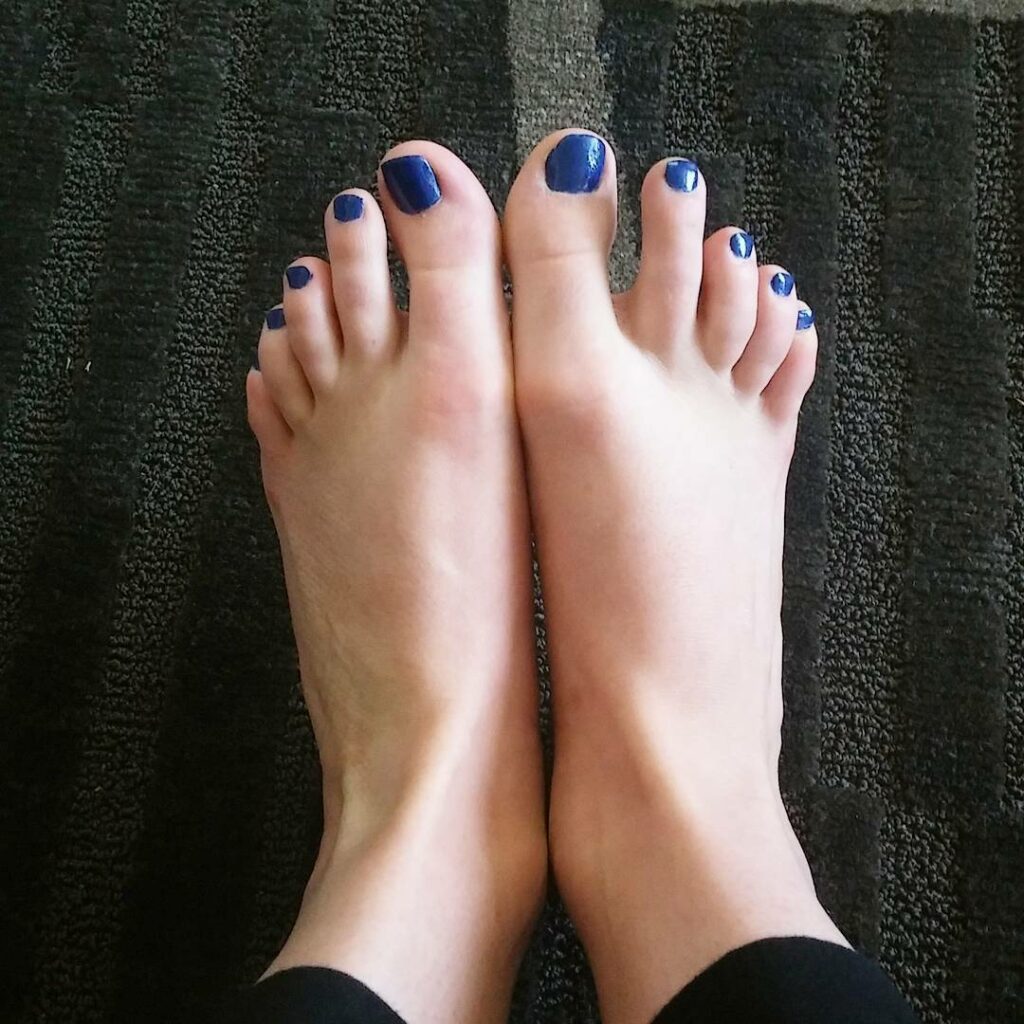 Layla Moore Feet (19 photos)