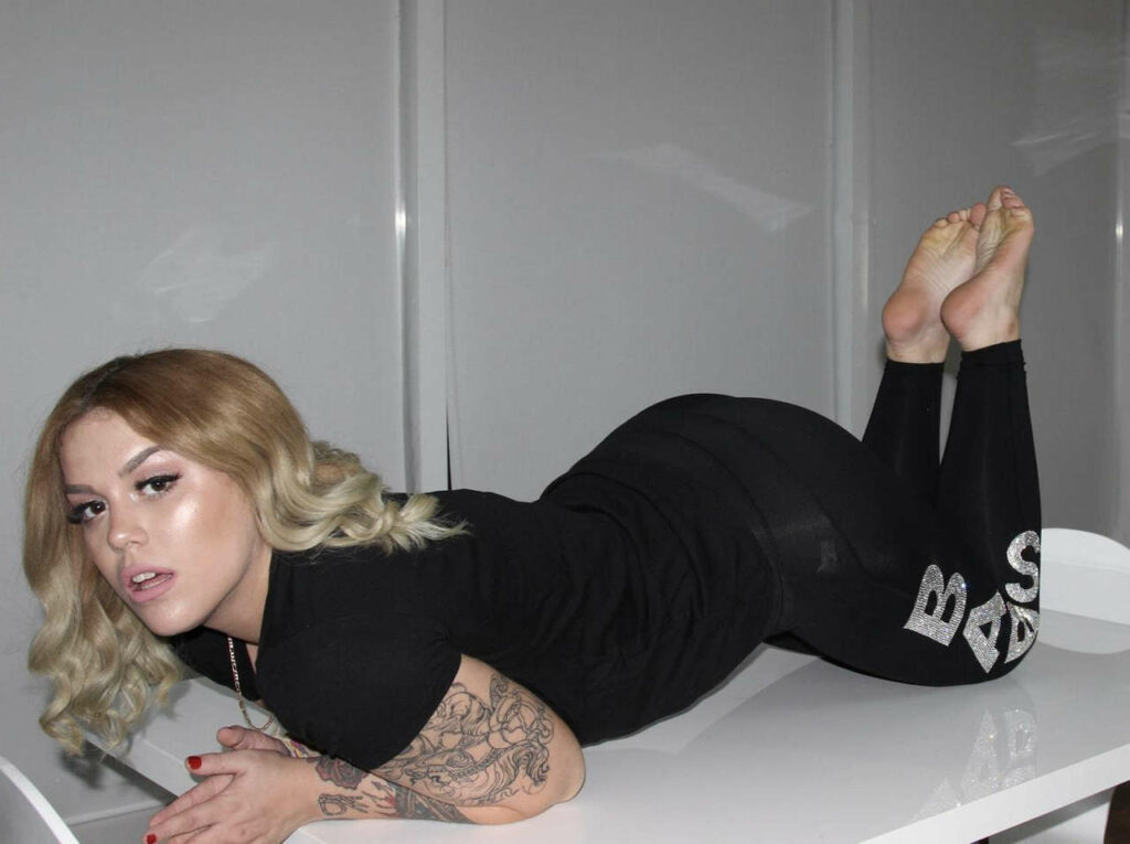 Kailey Cupcake Feet (22 photos)