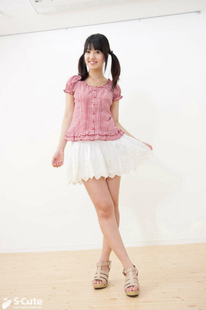 Kotomi Asakura Feet (29 photos)