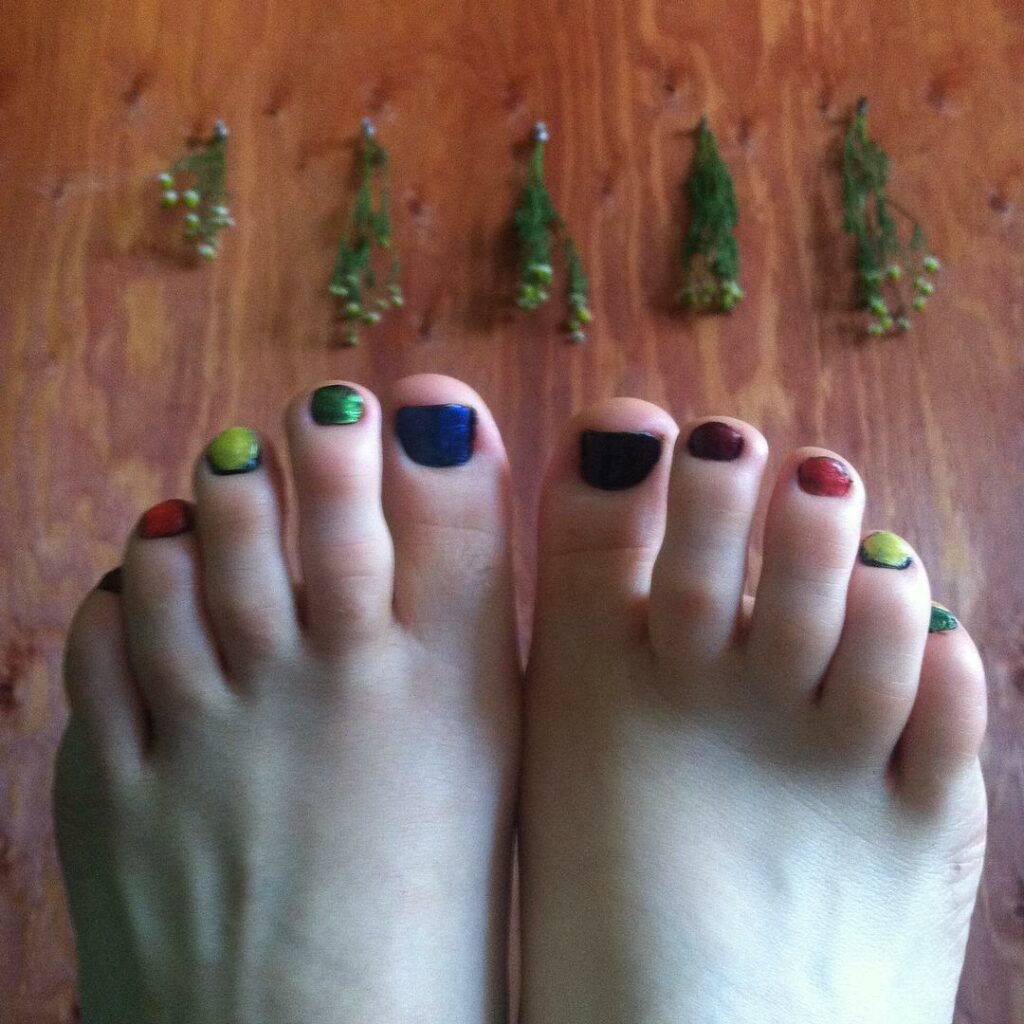 Ingrid Mouth Feet (6 photos)