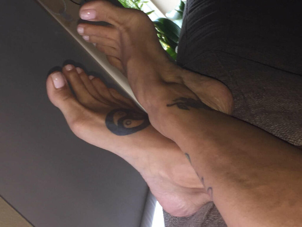 Lady Remedy Ann Feet (15 photos)