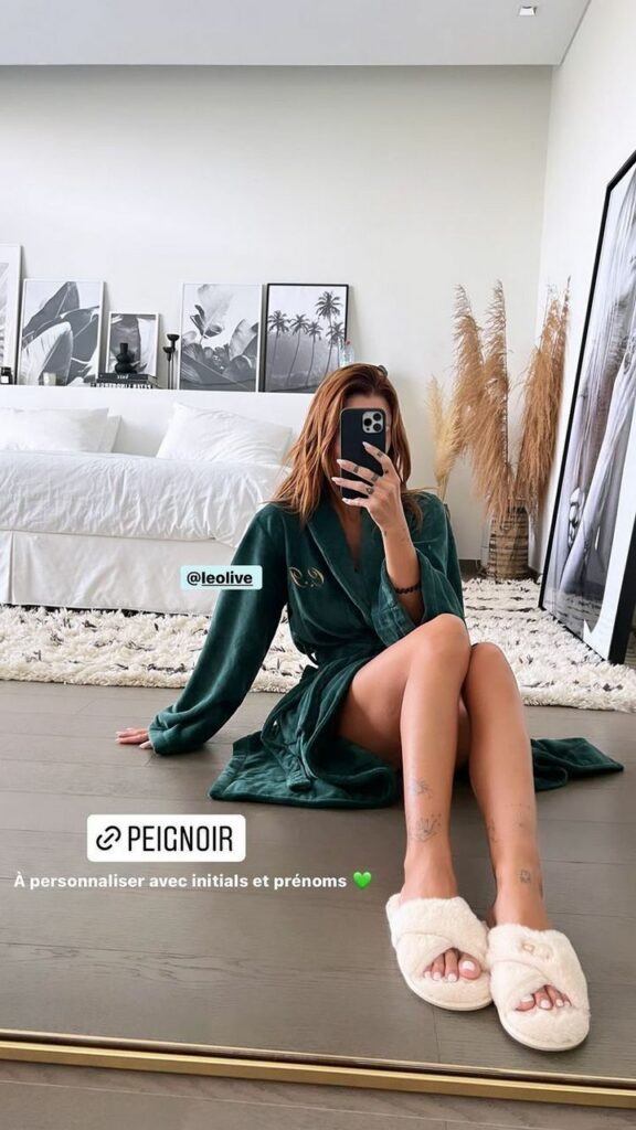 Caroline Receveur Feet (3 sexy photos)