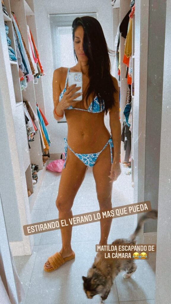Silvina Escudero Feet (2 sexy photos)