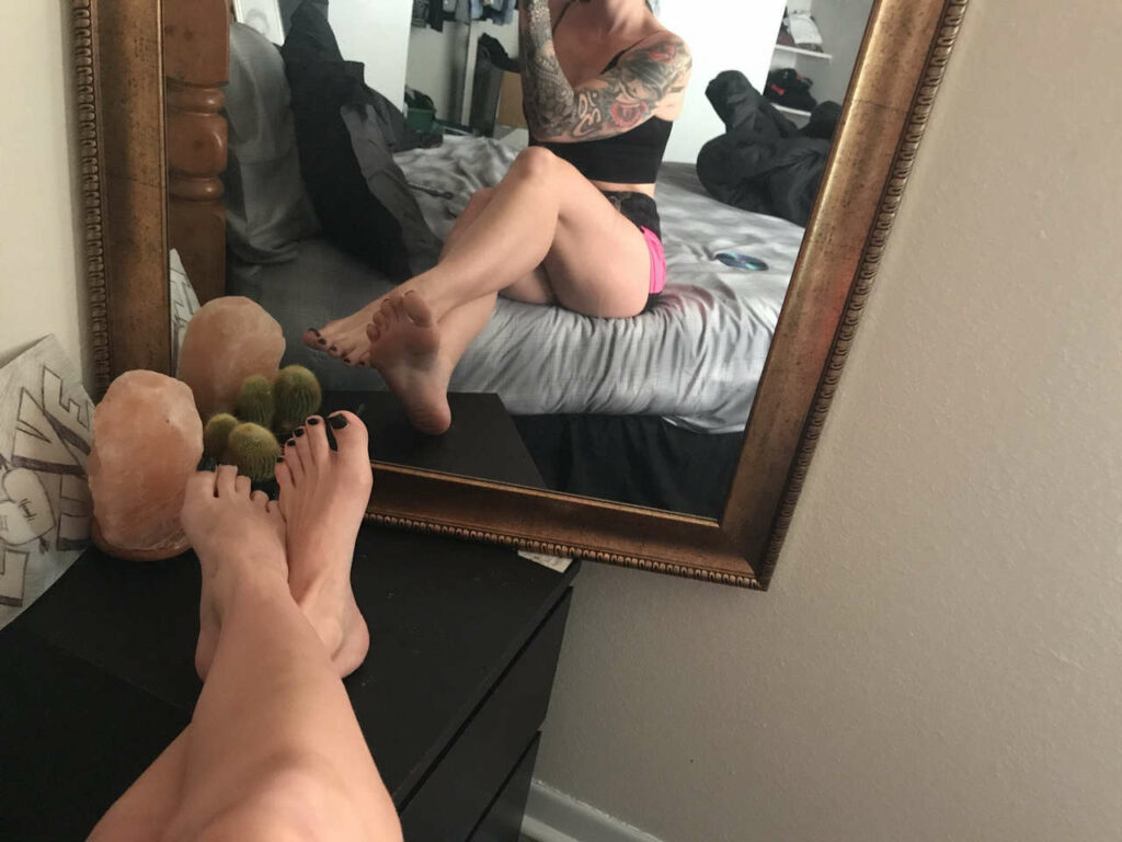 Amethyst Mars Feet (15 photos)