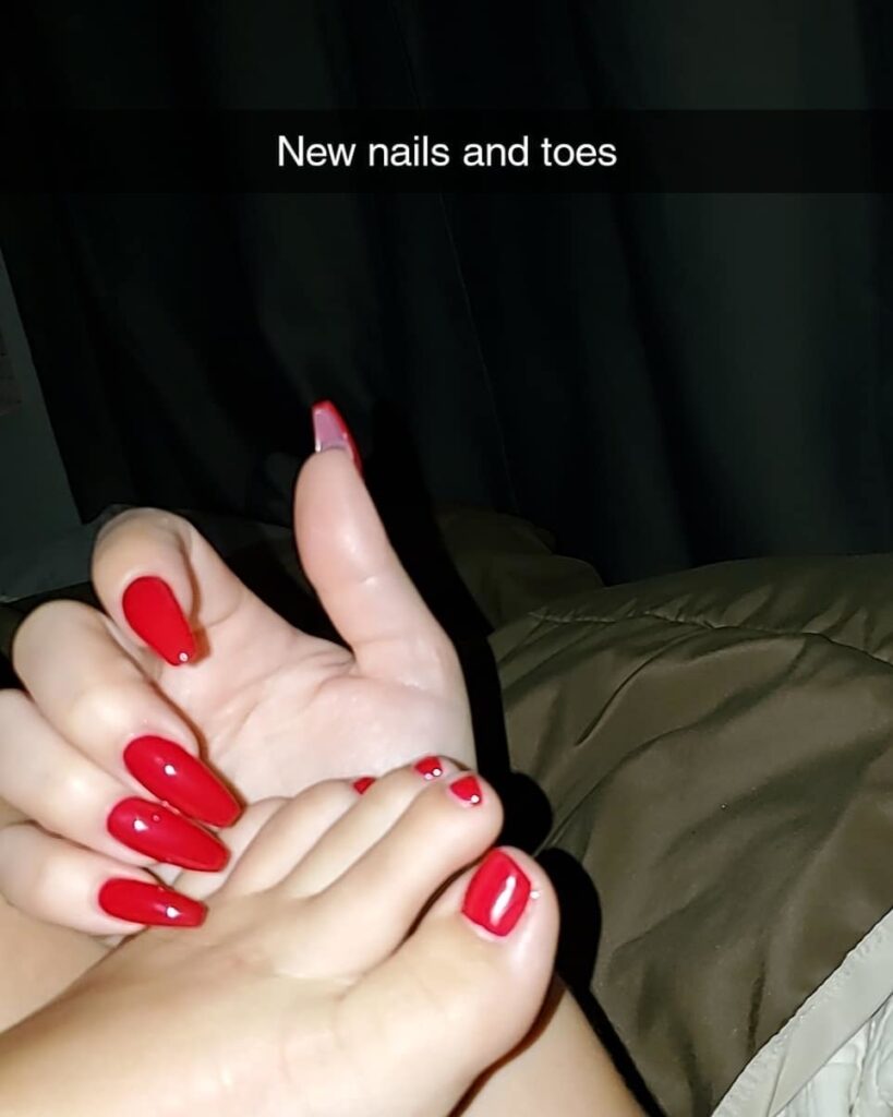 Clover Baltimore Feet (16 photos)