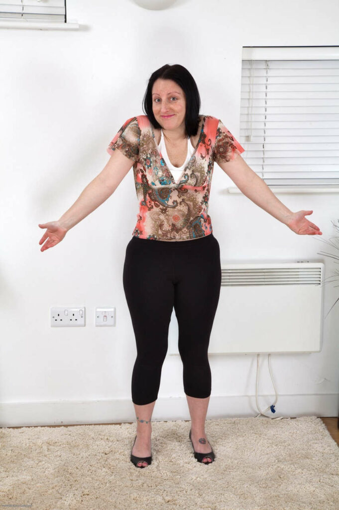 Amber Lustfull Feet (28 photos)