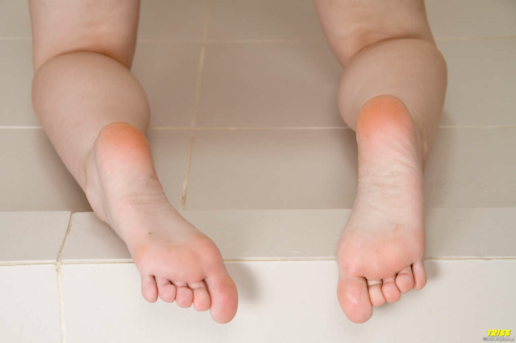 Cherry Tess Feet (8 photos)