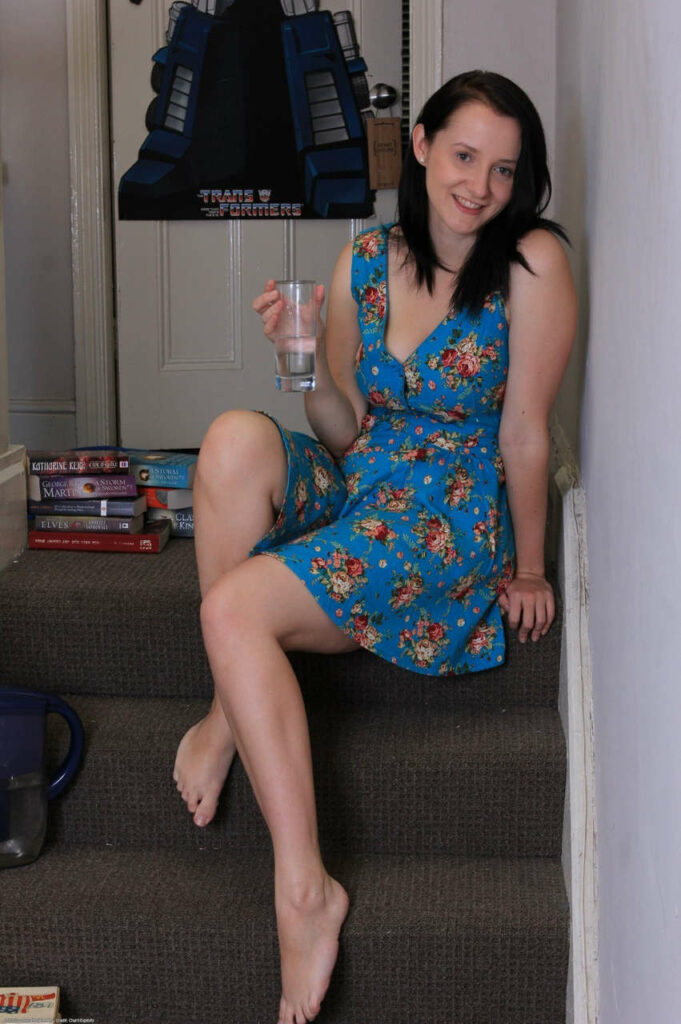 Aeryn Walker Feet (5 photos)