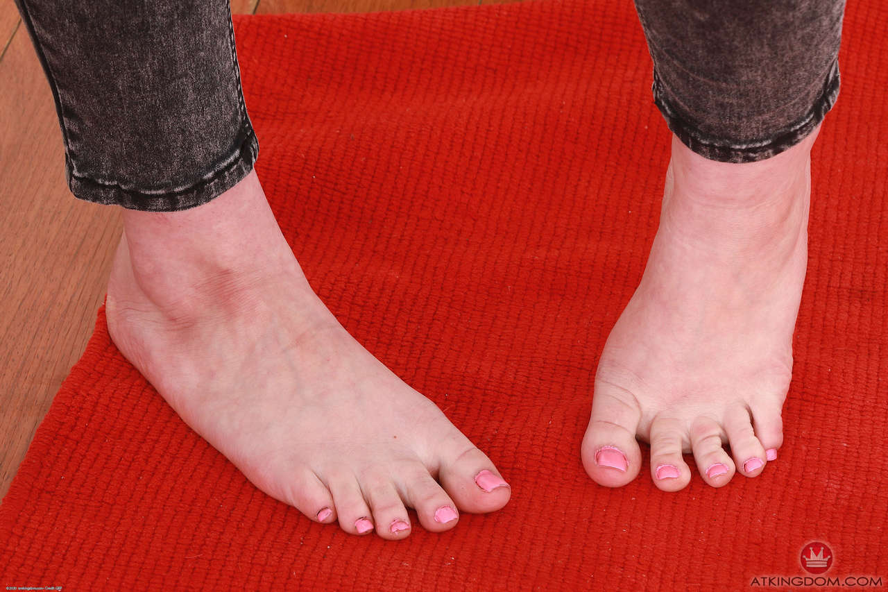 Aliza Haze Feet