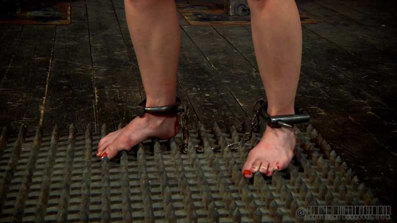 Elise Graves Feet