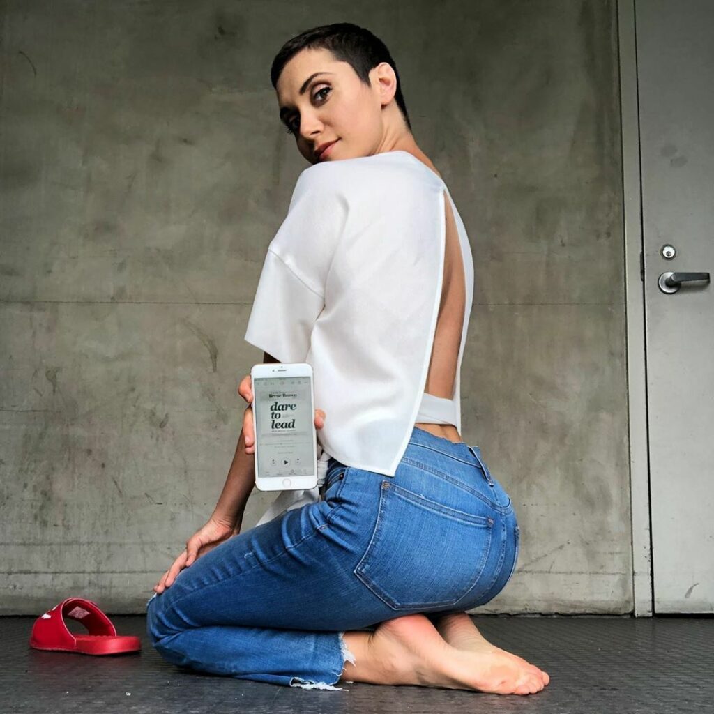 Alyson Stoner Feet (2 photos)