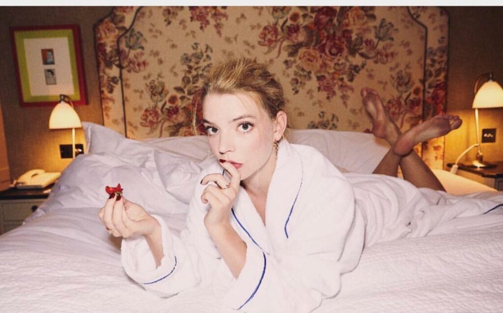 Anya Taylor Joy Feet (3 photos)