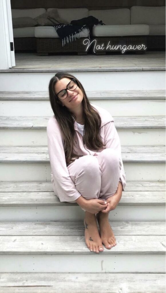 Lea Michele Feet (3 photos)