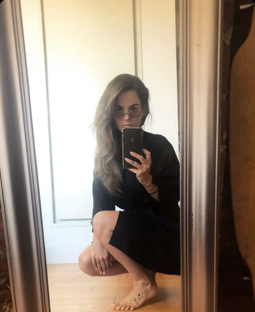 Jojo Feet (5 photos)