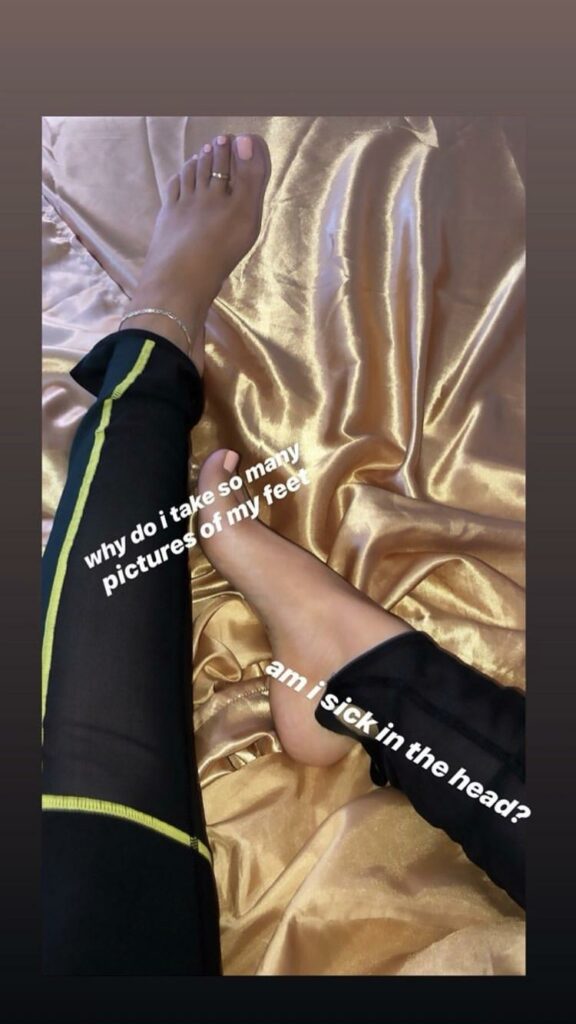 Kali Uchis Feet (4 photos)