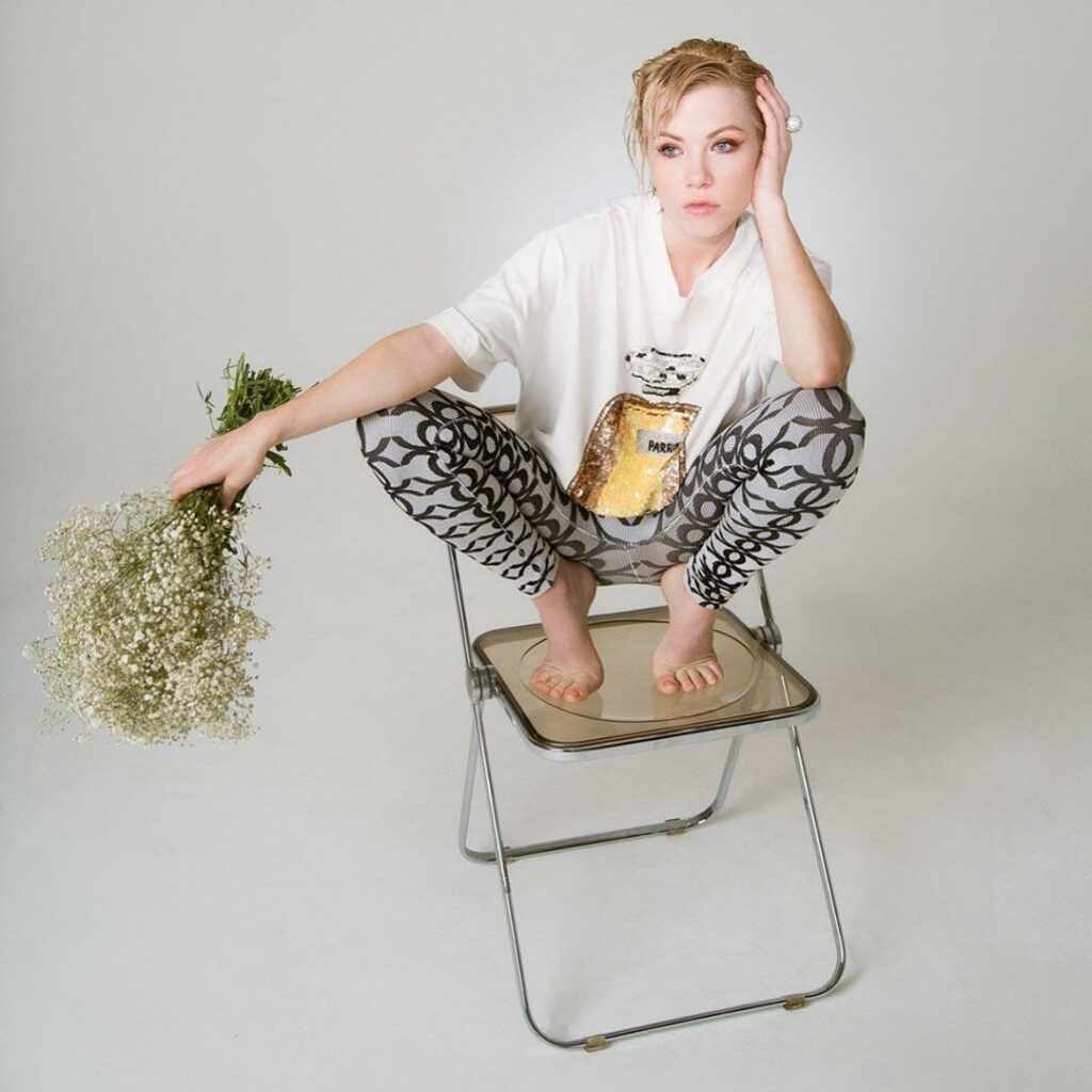 Carly Rae Jepsen Feet (3 photos)