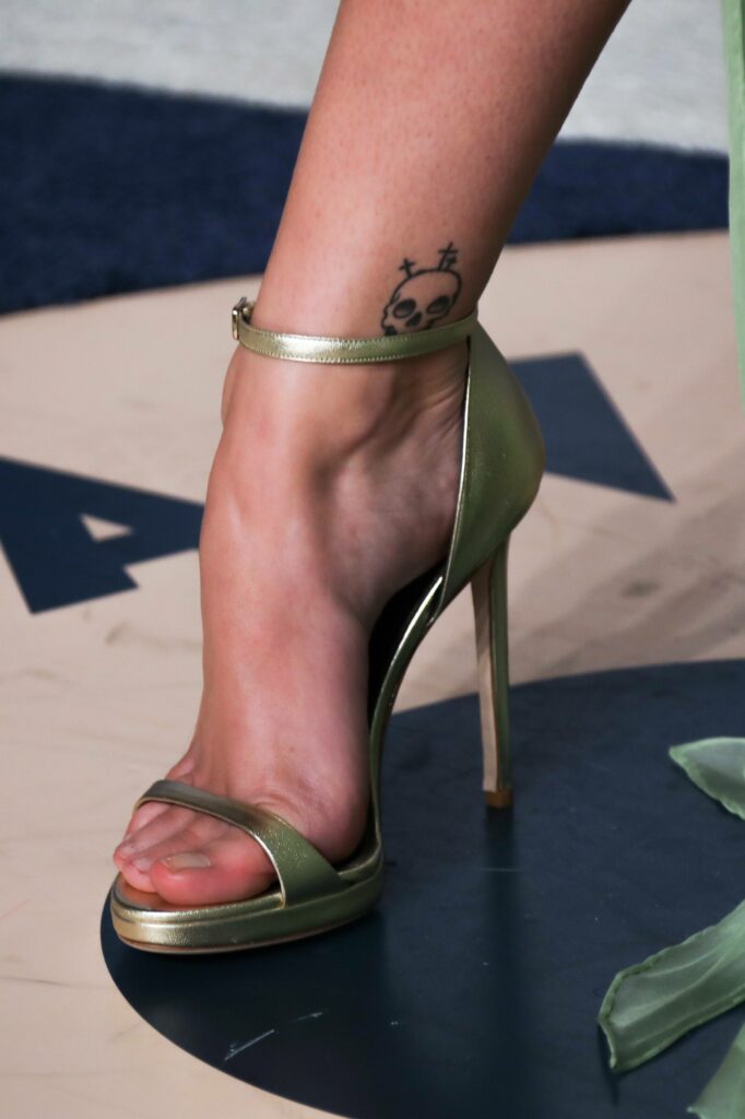 Paris Jackson Feet (4 photos)