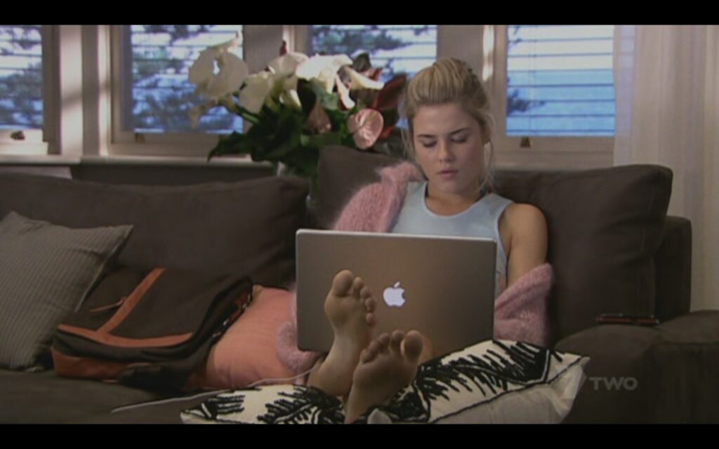 Rachael Taylor Feet (4 photos)