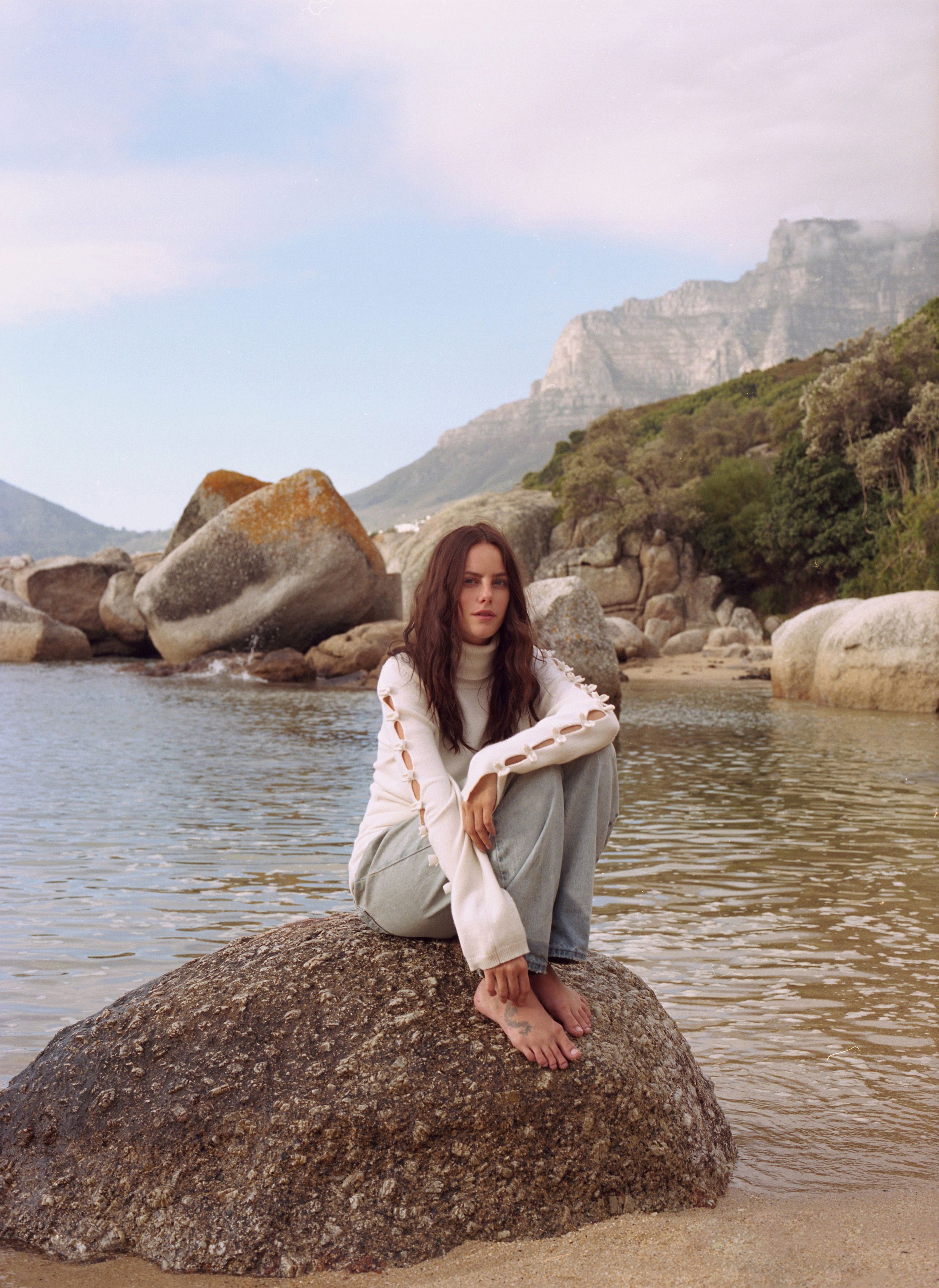 Kaya Scodelario Feet