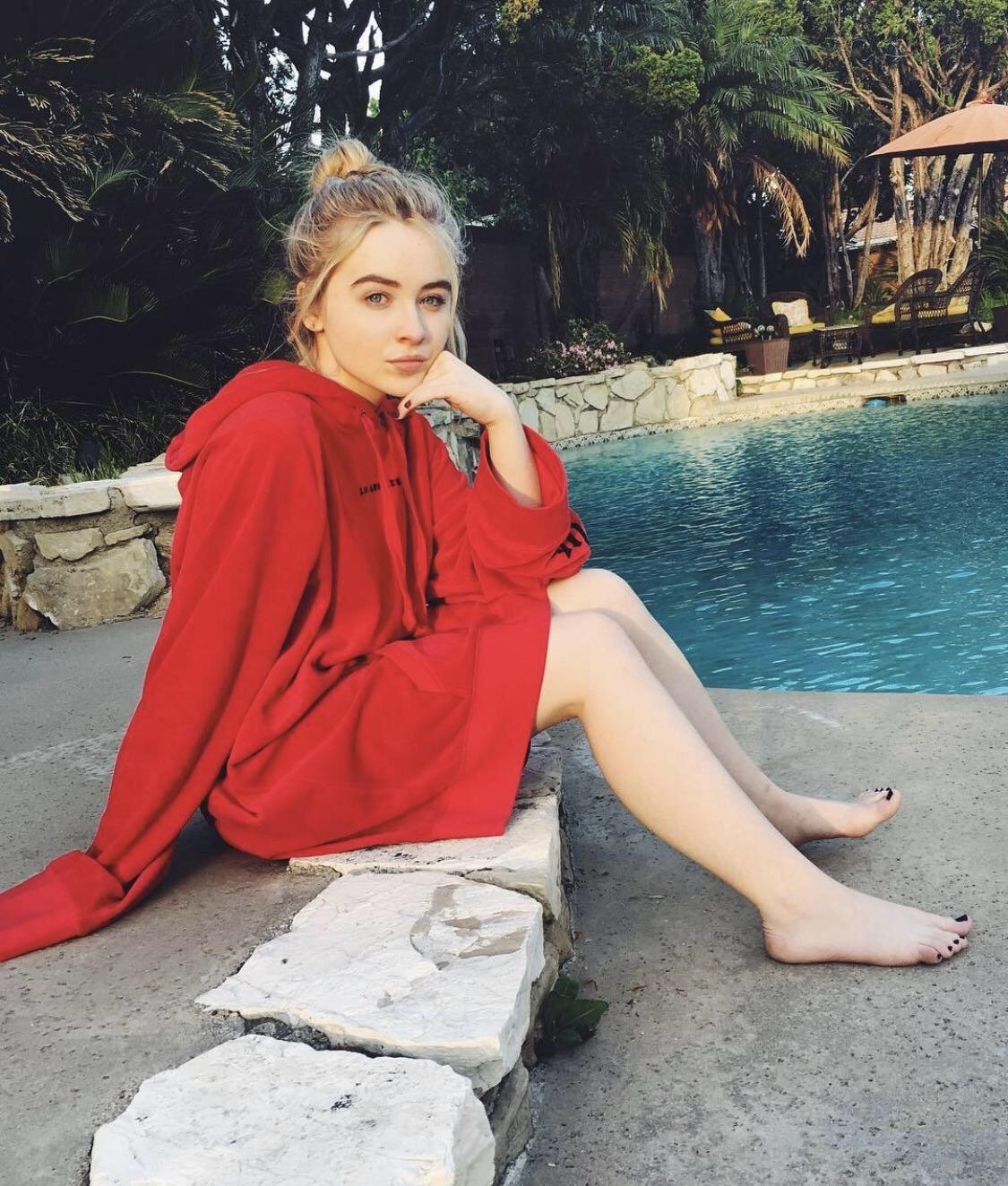 Sabrina Carpenter Feet