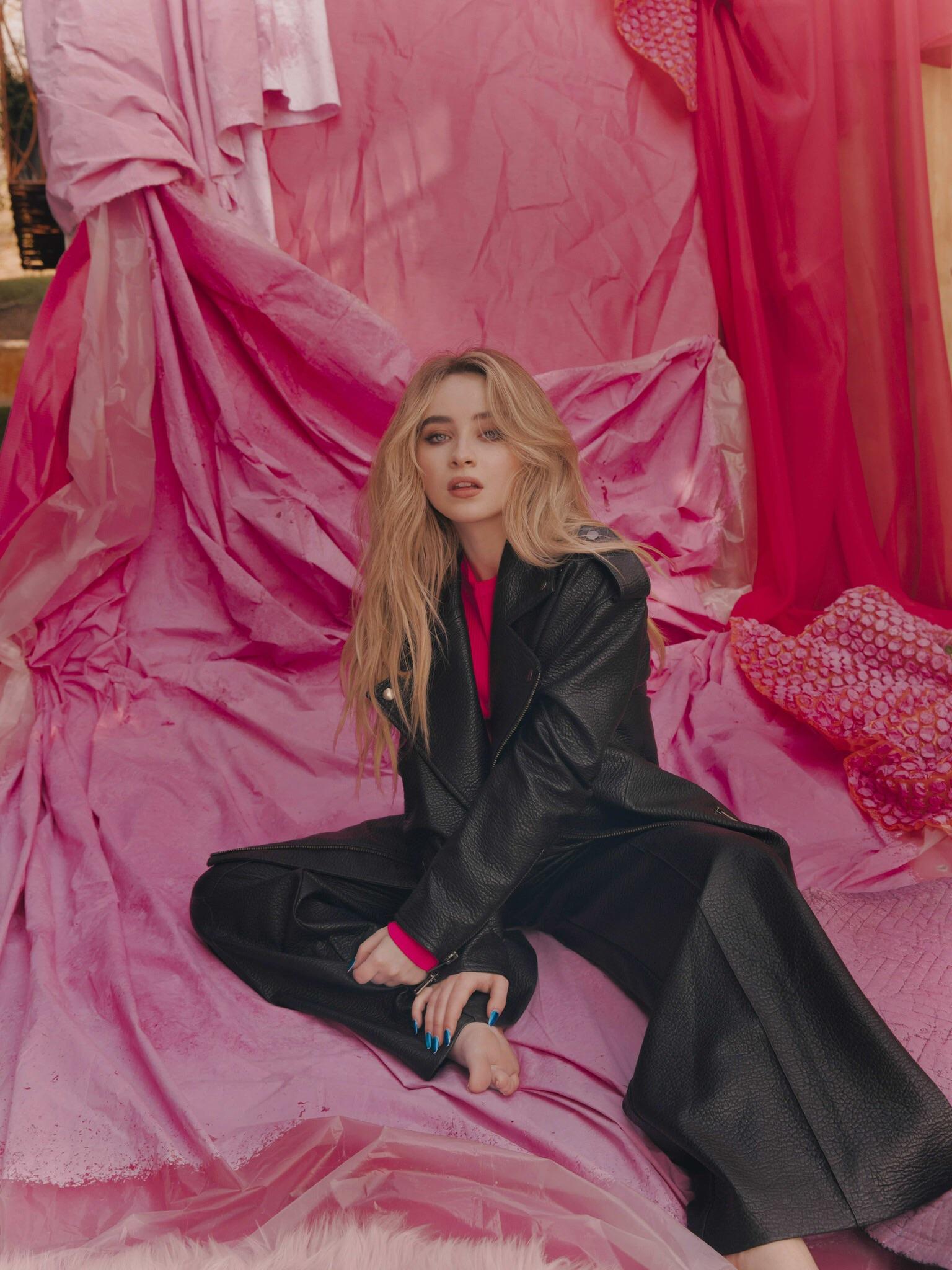 Sabrina Carpenter Feet