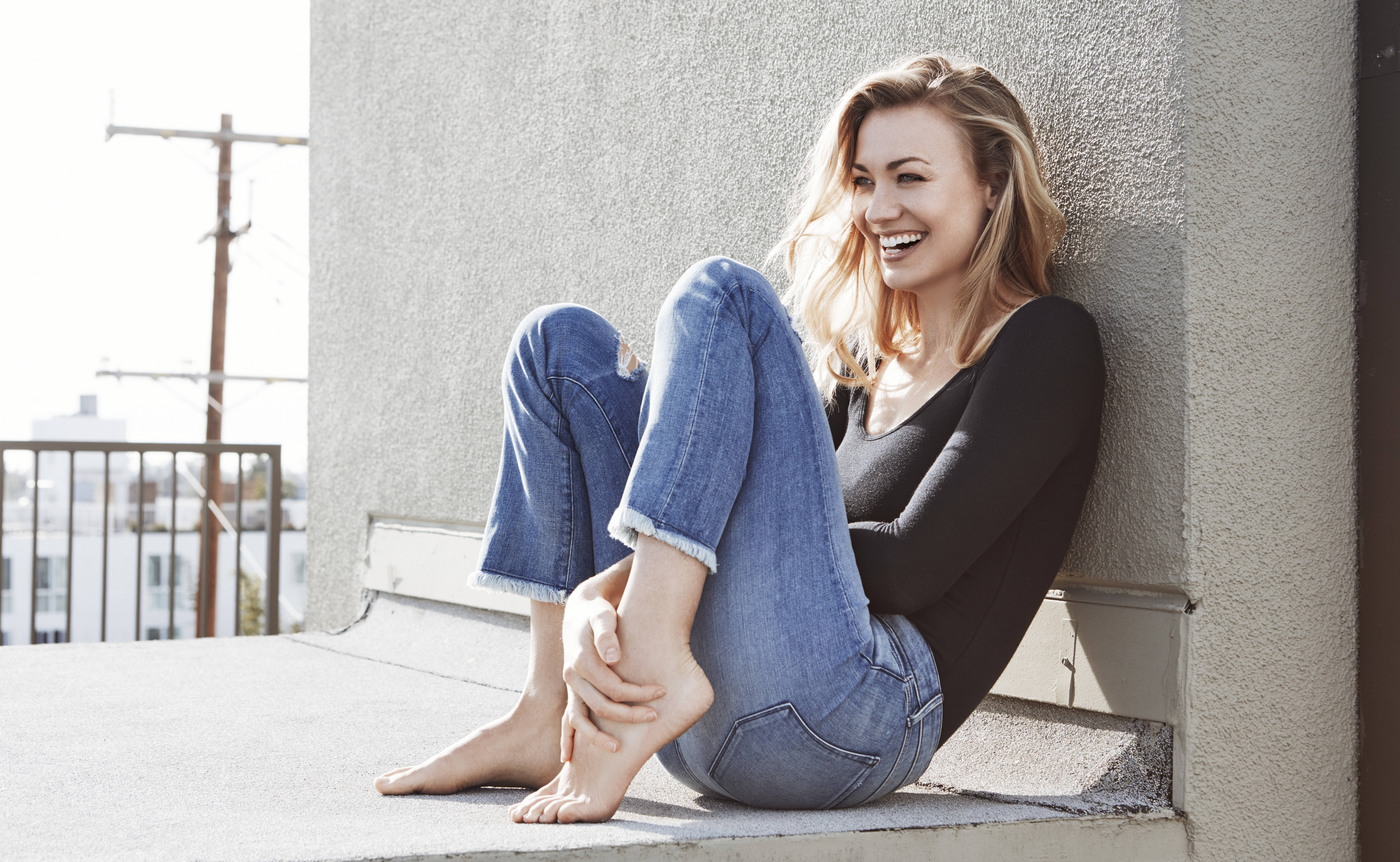 Yvonne Strahovski Feet