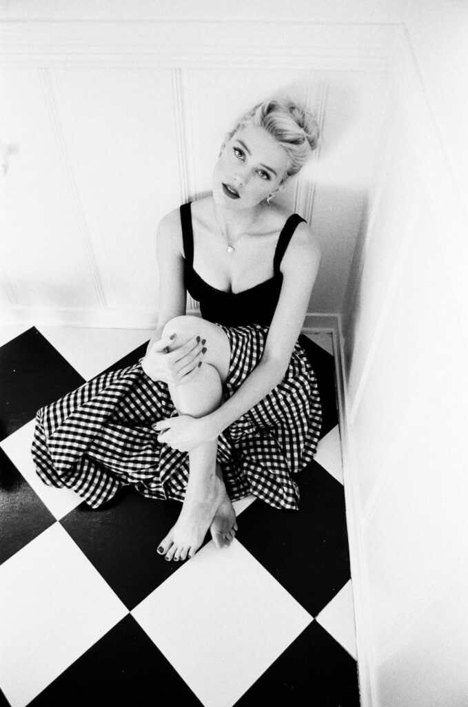 Amber Heard Feet (18 photos)
