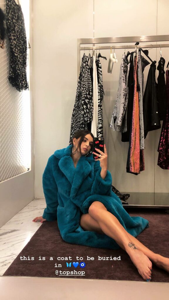 Rebecca Black Feet (9 photos)