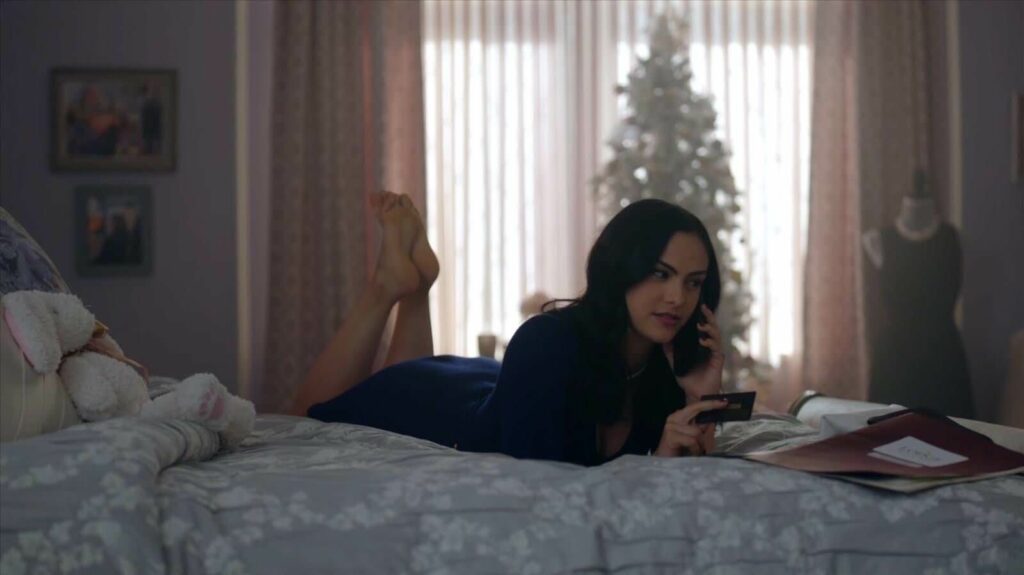 Camila Mendes Feet (17 photos)