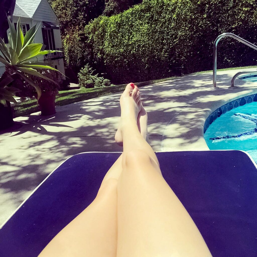 Miranda Cosgrove Feet (8 photos)