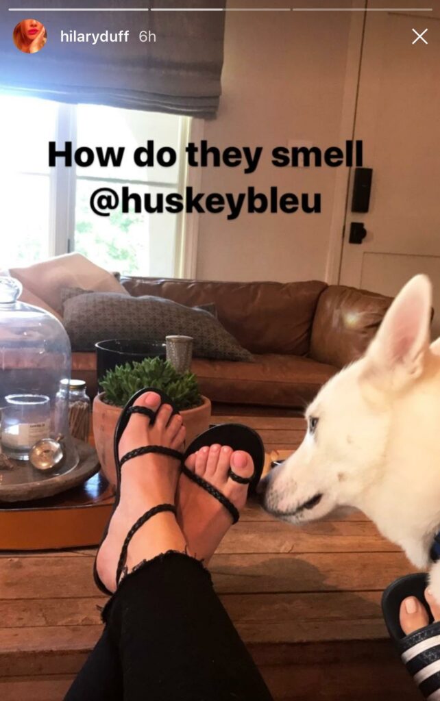 Hilary Duff Feet (13 photos)