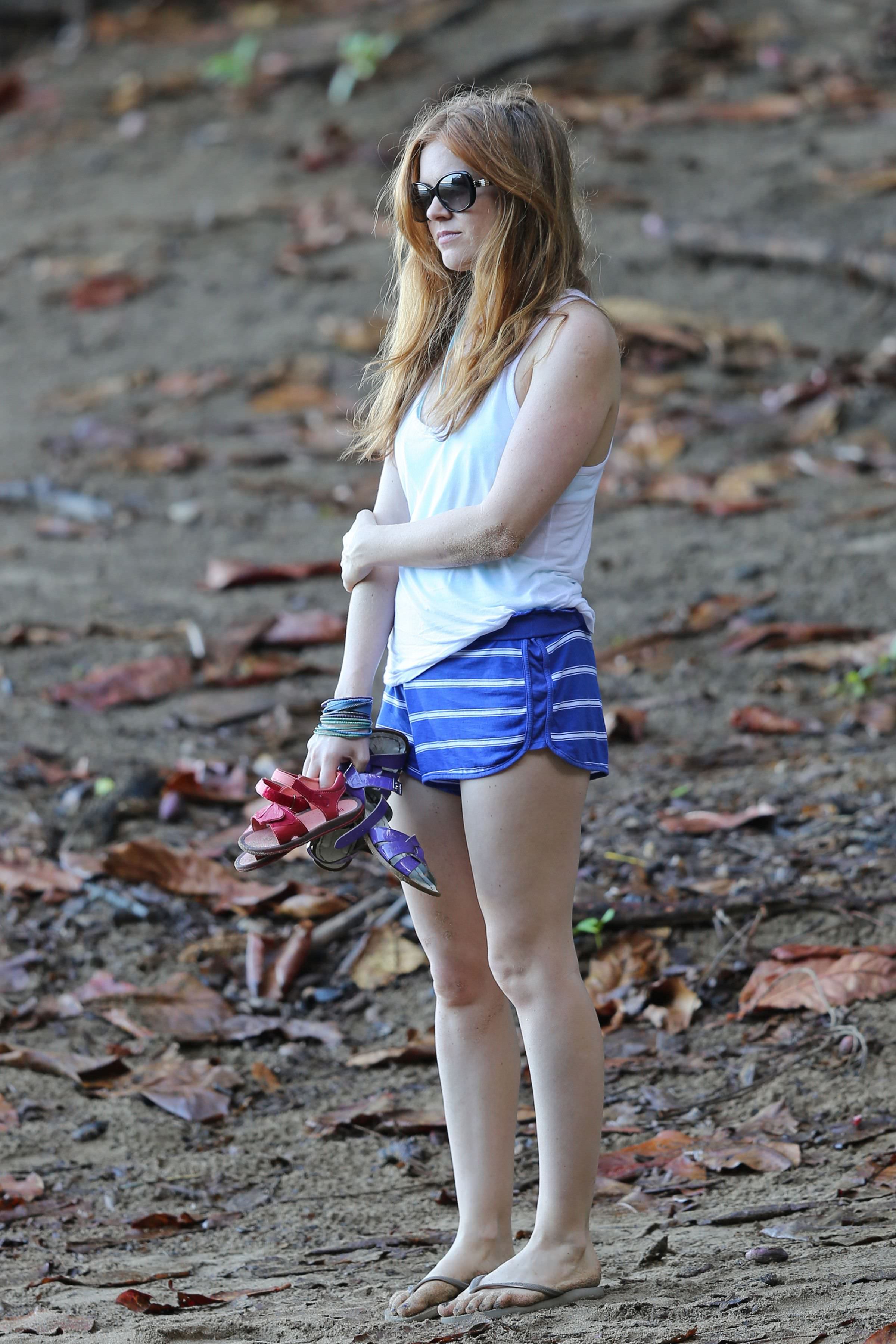 Isla Fisher Feet