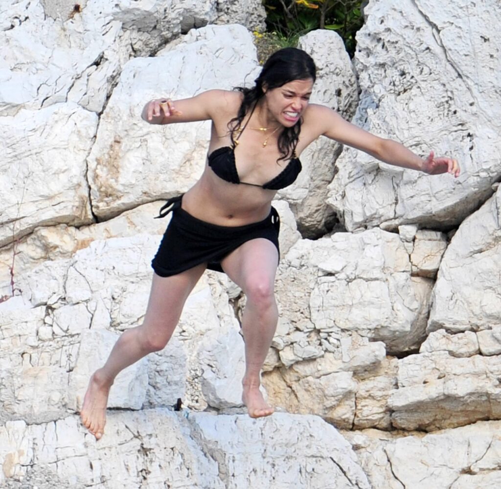 Michelle Rodriguez Feet (21 photos)