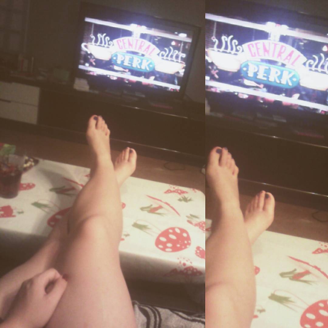 Rena Von Caustic Feet