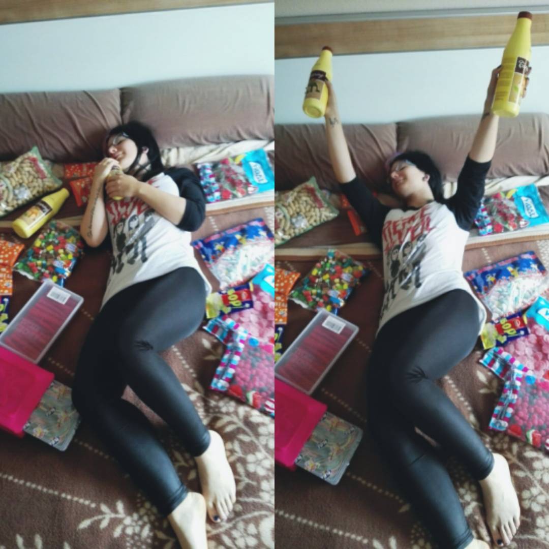 Rena Von Caustic Feet