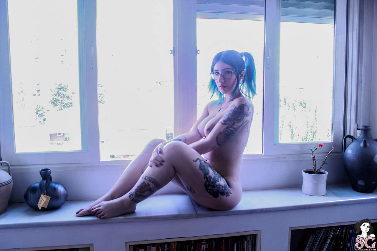 Rena Von Caustic Feet