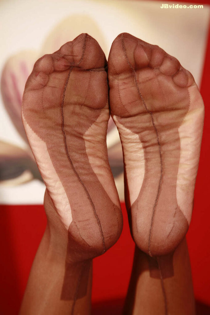 Kitten Feet (56 photos)