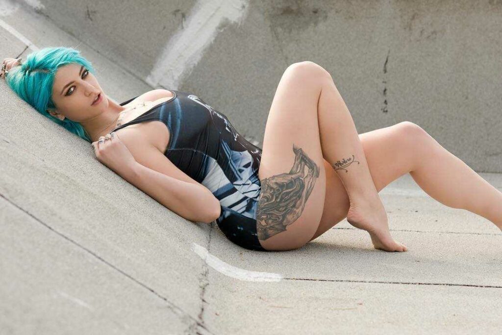 Pulp Suicide Feet (57 photos)