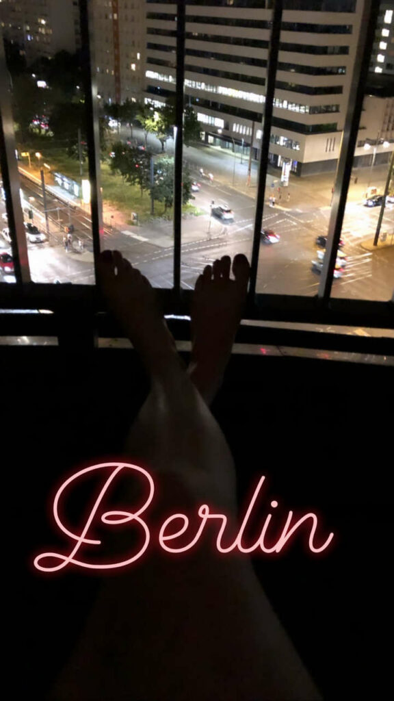 Anya Taylor Joys Beautiful Silhouetted Feet